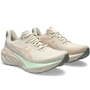 Asics Women's NOVABLAST 4 Running Shoe- Size 9